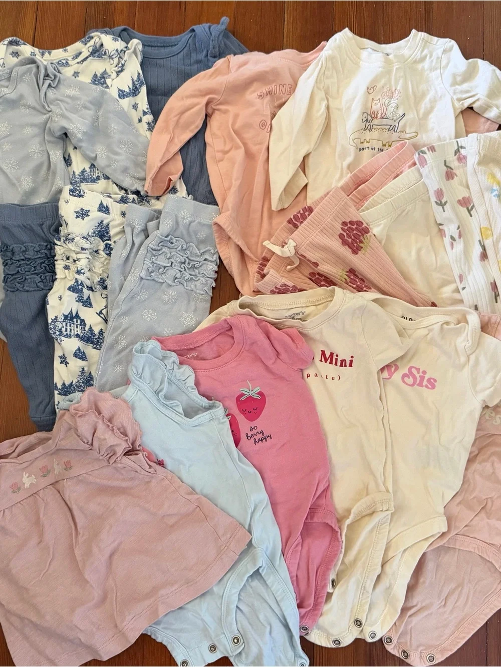 Baby Girl 3–6 Month Everyday Clothes Lot – Bodysuits, Tops & Leggings